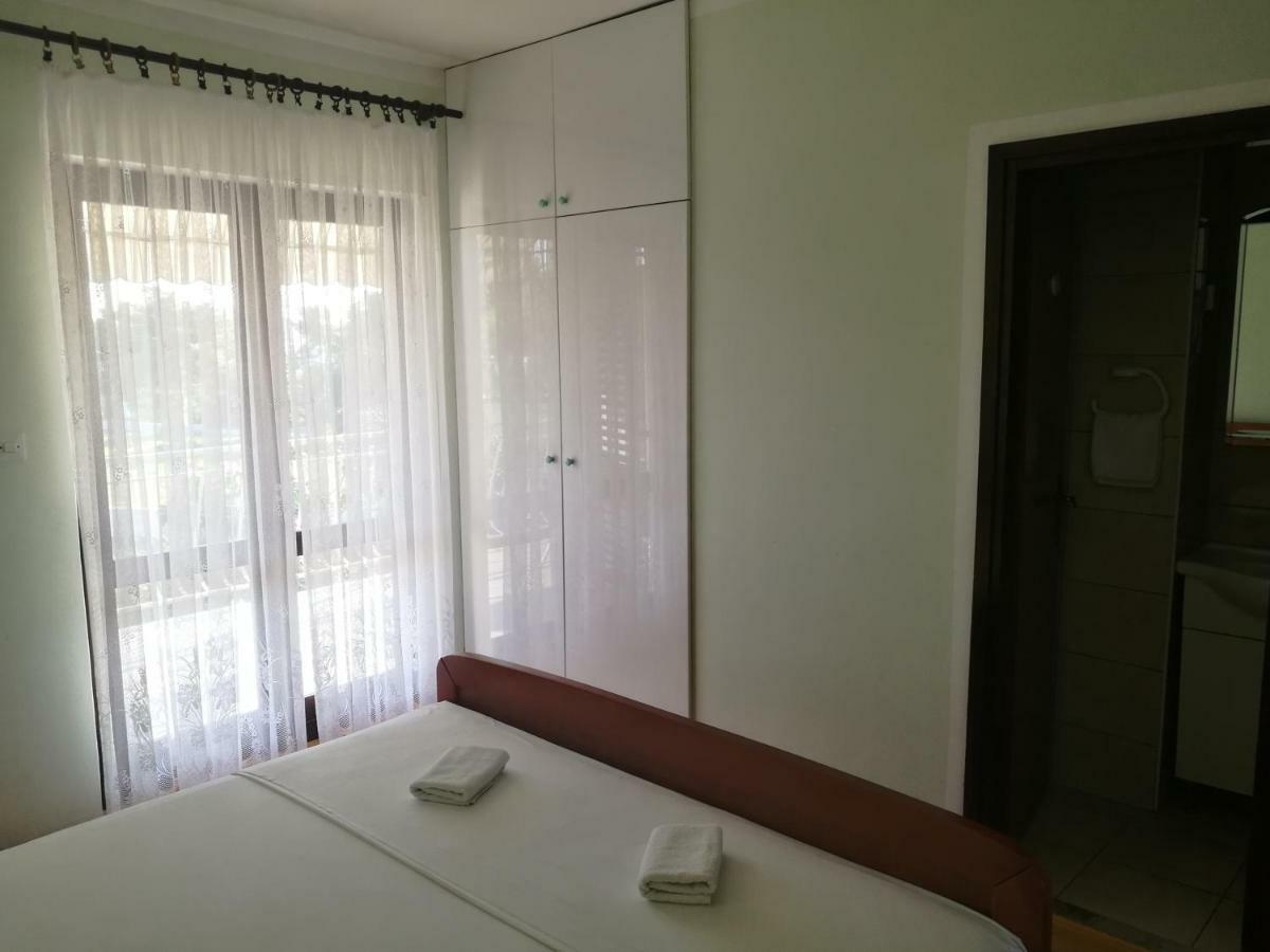Apartments Krzelj โวดีเซ ภายนอก รูปภาพ