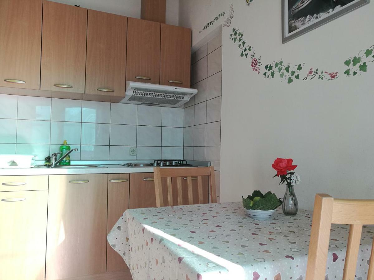 Apartments Krzelj โวดีเซ ภายนอก รูปภาพ