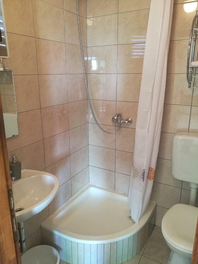 Apartments Krzelj โวดีเซ ภายนอก รูปภาพ